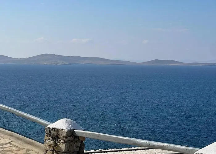 On The Rocks W Hot Tub At Cavo Delos