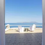 On The Rocks W Hot Tub At Cavo Delos Villa