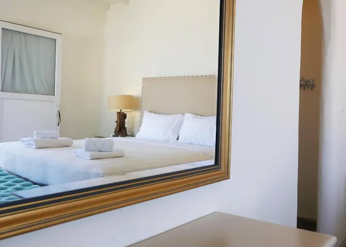 On The Rocks W Hot Tub At Cavo Delos וילה