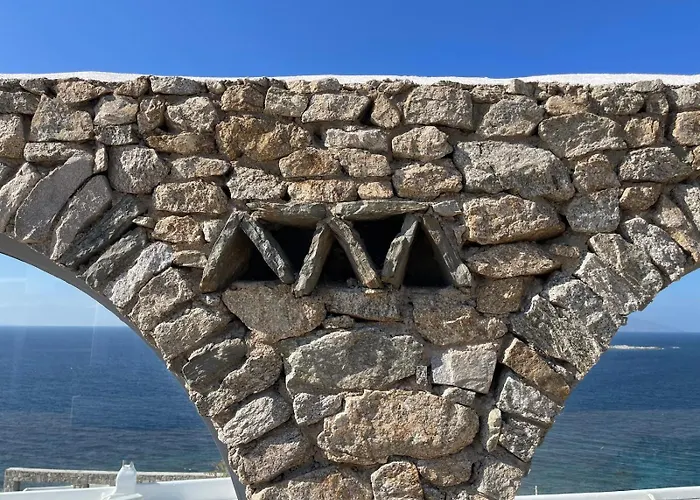 On The Rocks W Hot Tub At Cavo Delos